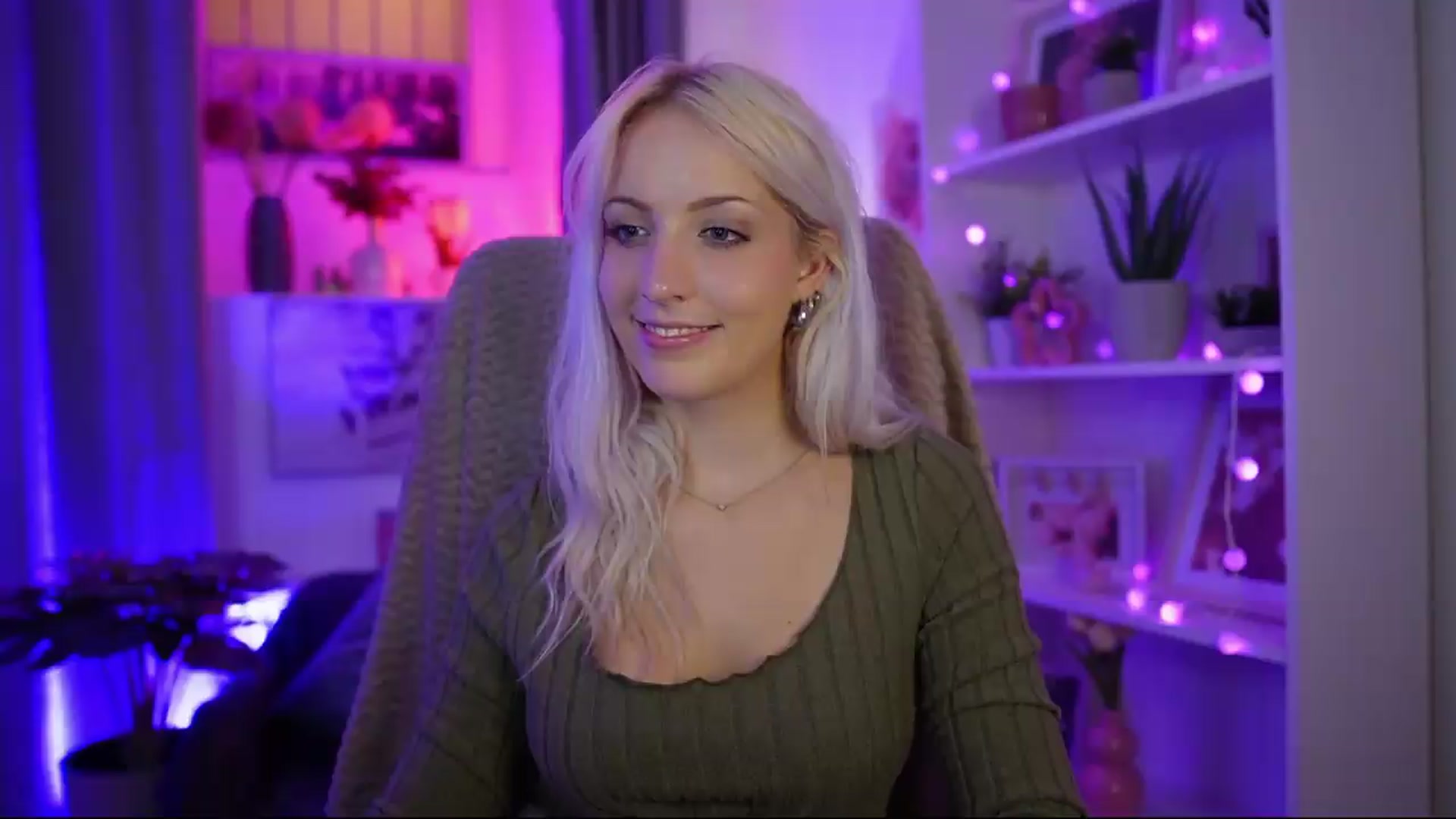 Gallery image thumbnail from Lucy_Cutie's myfreecams stream on, 07/23/2026, 20:59 image 5 of 20