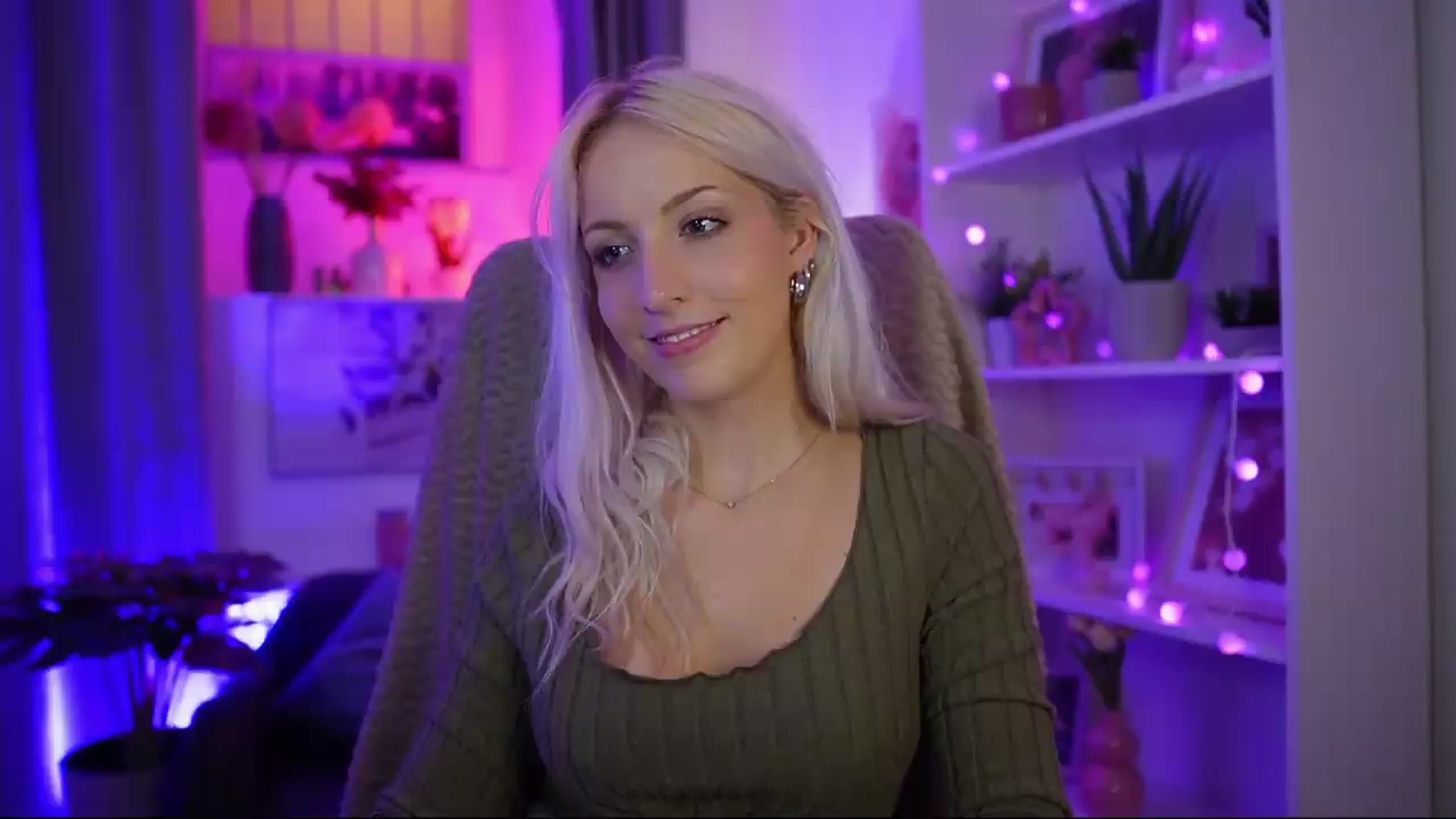 Gallery image thumbnail from Lucy_Cutie's myfreecams stream on, 07/23/2026, 20:59 image 4 of 20