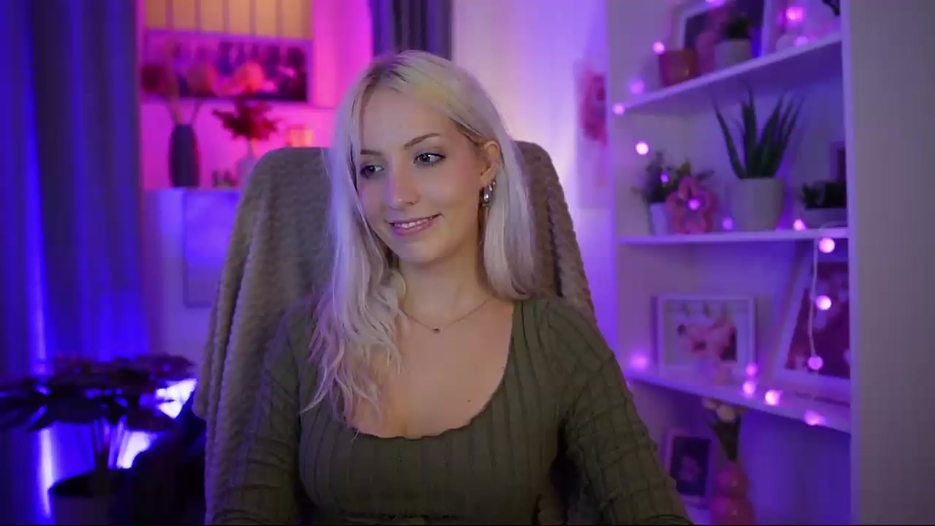 Gallery image thumbnail from Lucy_Cutie's myfreecams stream on, 07/23/2026, 22:40 image 8 of 20