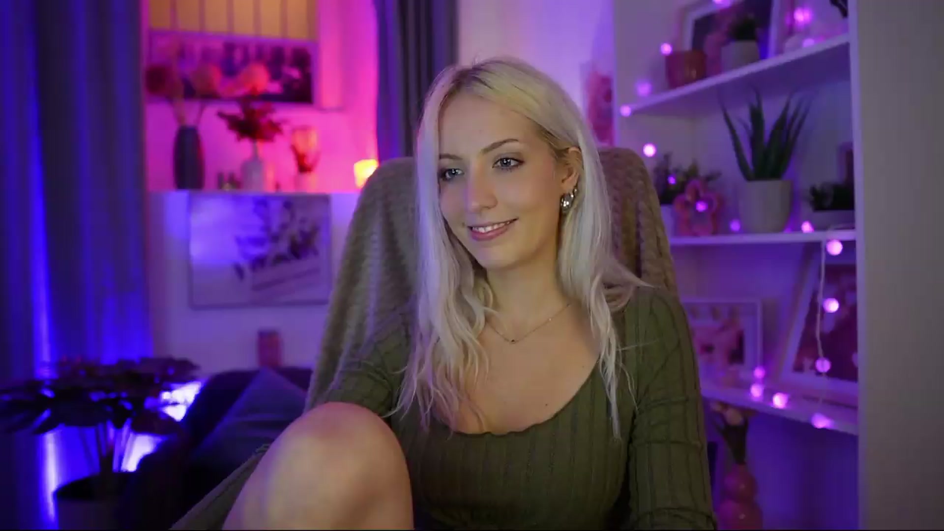 Gallery image thumbnail from Lucy_Cutie's myfreecams stream on, 07/23/2026, 22:40 image 2 of 20