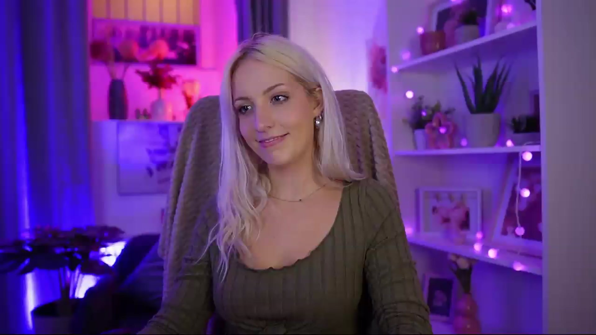Gallery image thumbnail from Lucy_Cutie's myfreecams stream on, 07/23/2026, 22:40 image 5 of 20