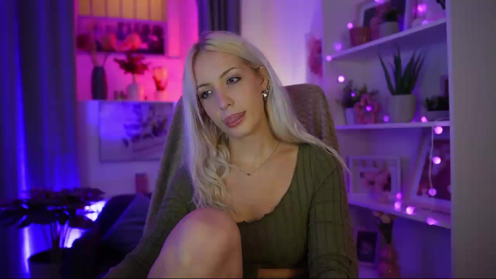 Gallery image thumbnail from Lucy_Cutie's myfreecams stream on, 07/23/2026, 22:40 image 1 of 20