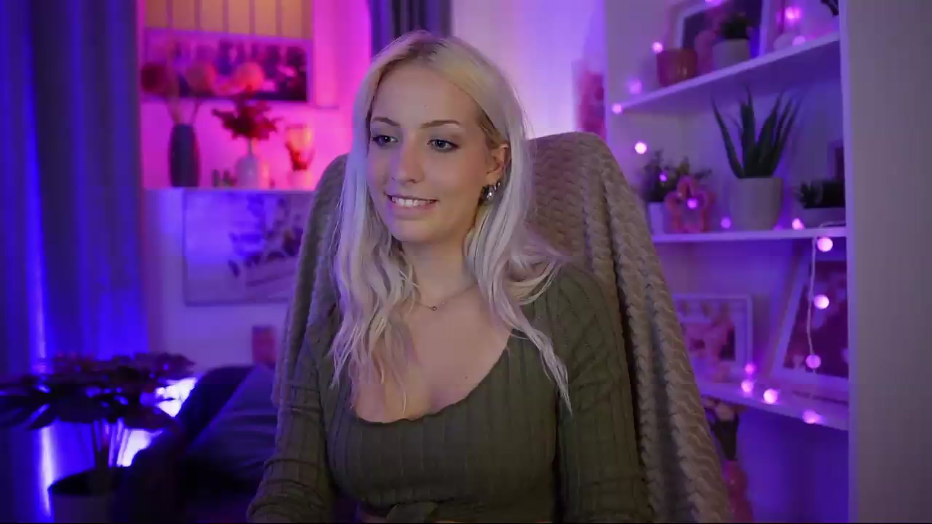 Gallery image thumbnail from Lucy_Cutie's myfreecams stream on, 07/23/2026, 22:40 image 19 of 20