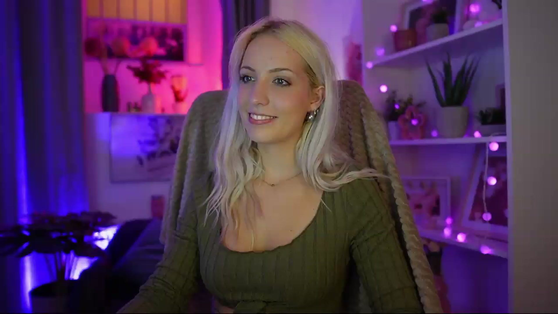 Gallery image thumbnail from Lucy_Cutie's myfreecams stream on, 07/23/2026, 22:40 image 18 of 20