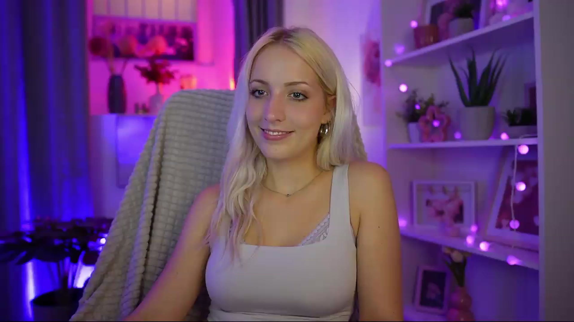 Gallery image thumbnail from Lucy_Cutie's myfreecams stream on, 07/26/2026, 19:12 image 12 of 20