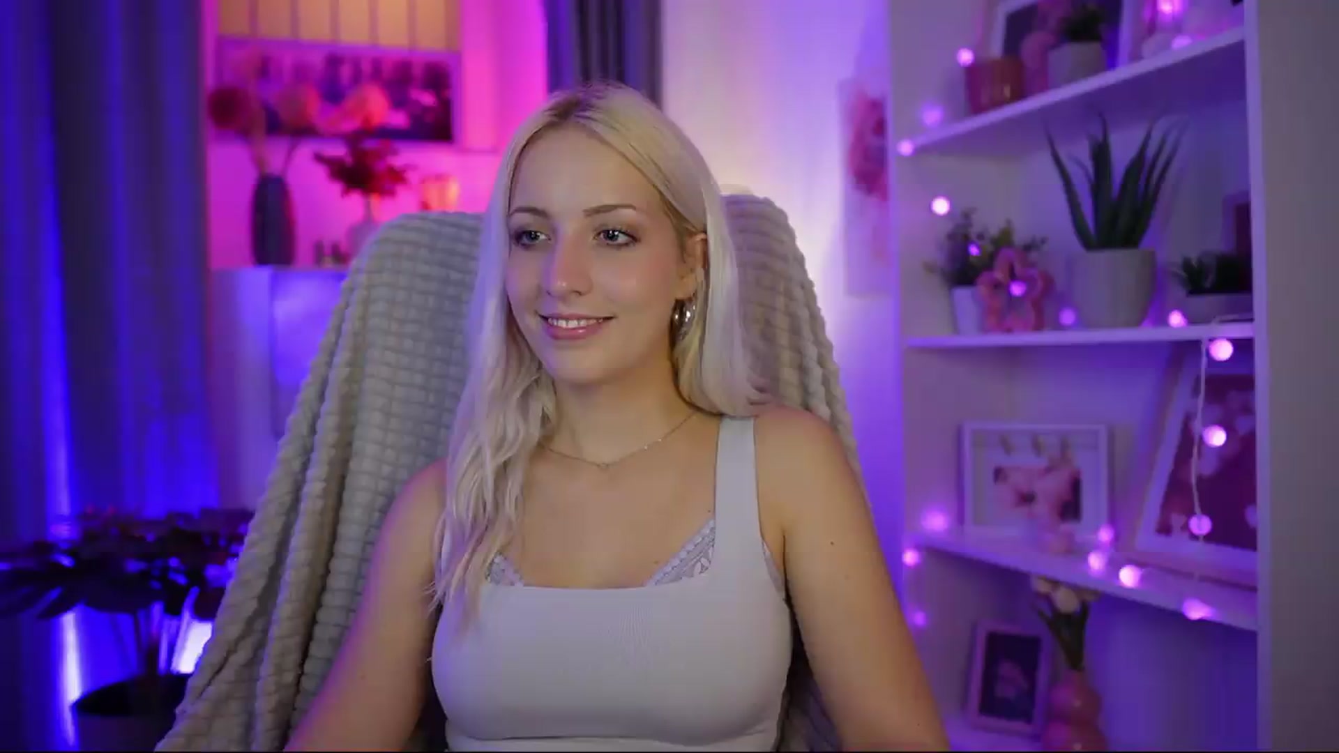 Gallery image thumbnail from Lucy_Cutie's myfreecams stream on, 07/26/2026, 19:12 image 20 of 20