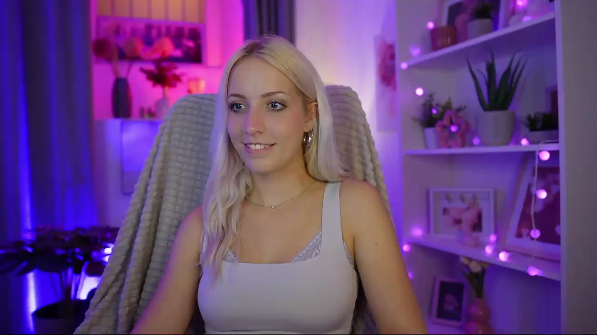 Gallery image thumbnail from Lucy_Cutie's myfreecams stream on, 07/26/2026, 19:12 image 19 of 20