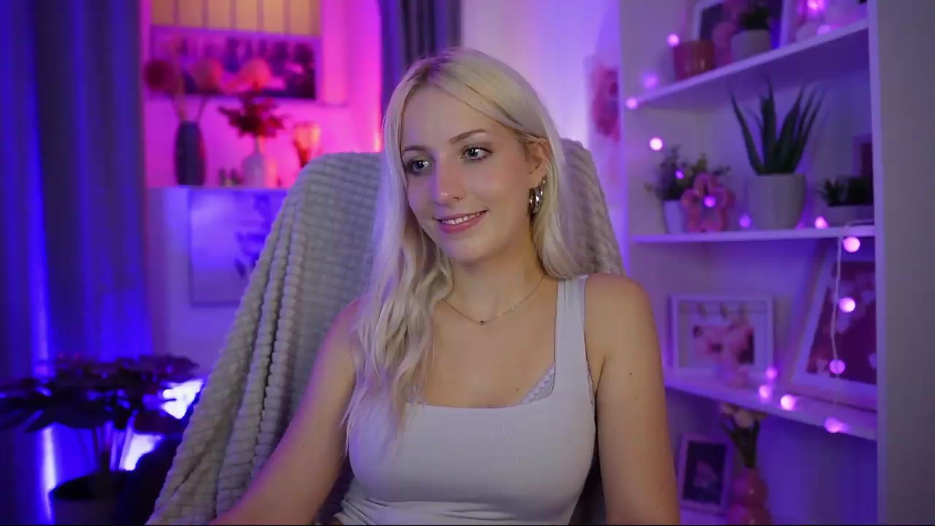 Gallery image thumbnail from Lucy_Cutie's myfreecams stream on, 07/26/2026, 19:50 image 2 of 20