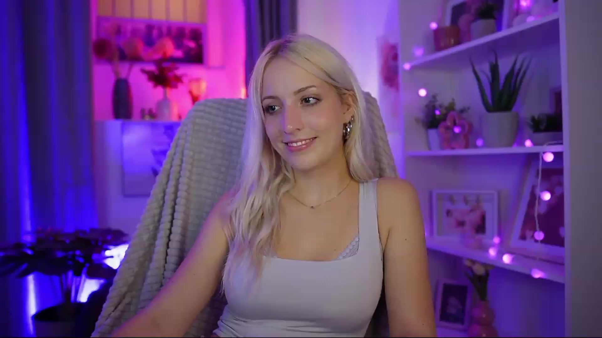 Gallery image thumbnail from Lucy_Cutie's myfreecams stream on, 07/26/2026, 19:50 image 5 of 20