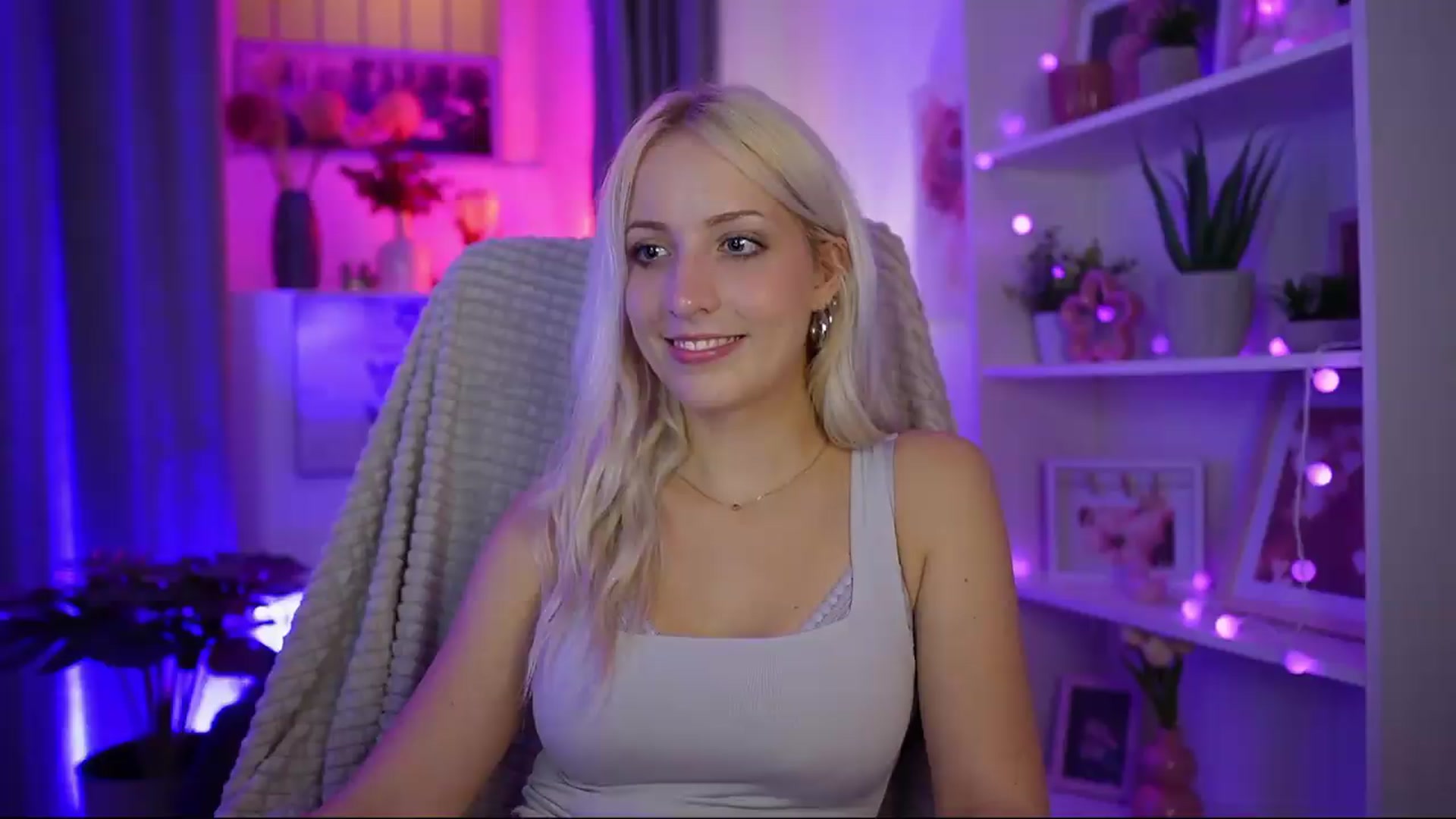 Gallery image thumbnail from Lucy_Cutie's myfreecams stream on, 07/26/2026, 19:50 image 6 of 20