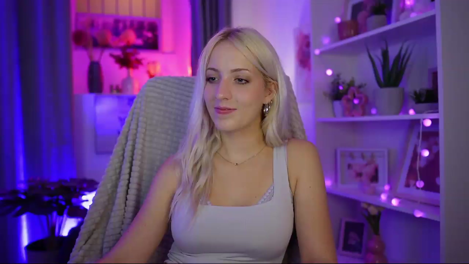 Gallery image thumbnail from Lucy_Cutie's myfreecams stream on, 07/26/2026, 19:50 image 8 of 20