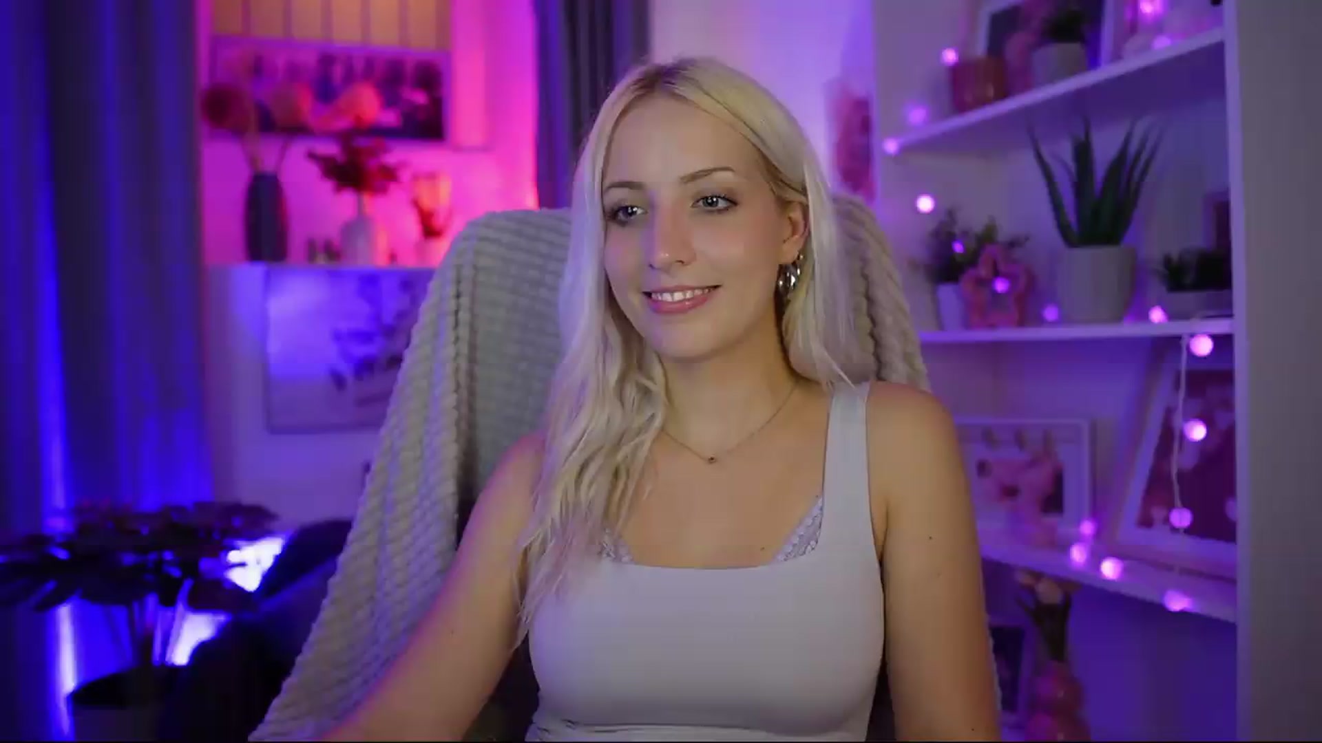 Gallery image thumbnail from Lucy_Cutie's myfreecams stream on, 07/26/2026, 20:22 image 9 of 20