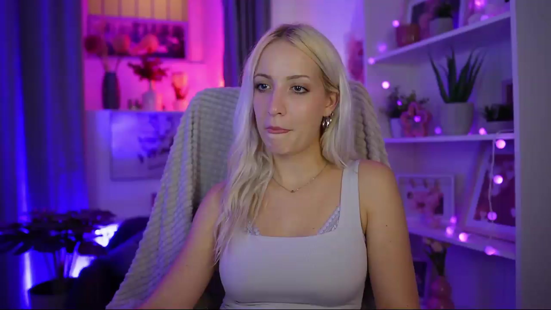 Gallery image thumbnail from Lucy_Cutie's myfreecams stream on, 07/26/2026, 20:22 image 12 of 20