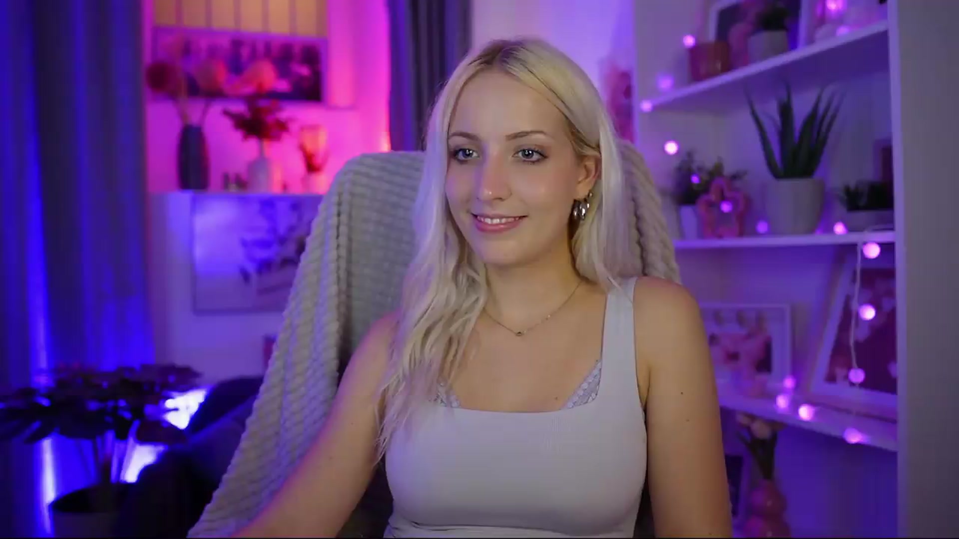 Gallery image thumbnail from Lucy_Cutie's myfreecams stream on, 07/26/2026, 20:22 image 8 of 20