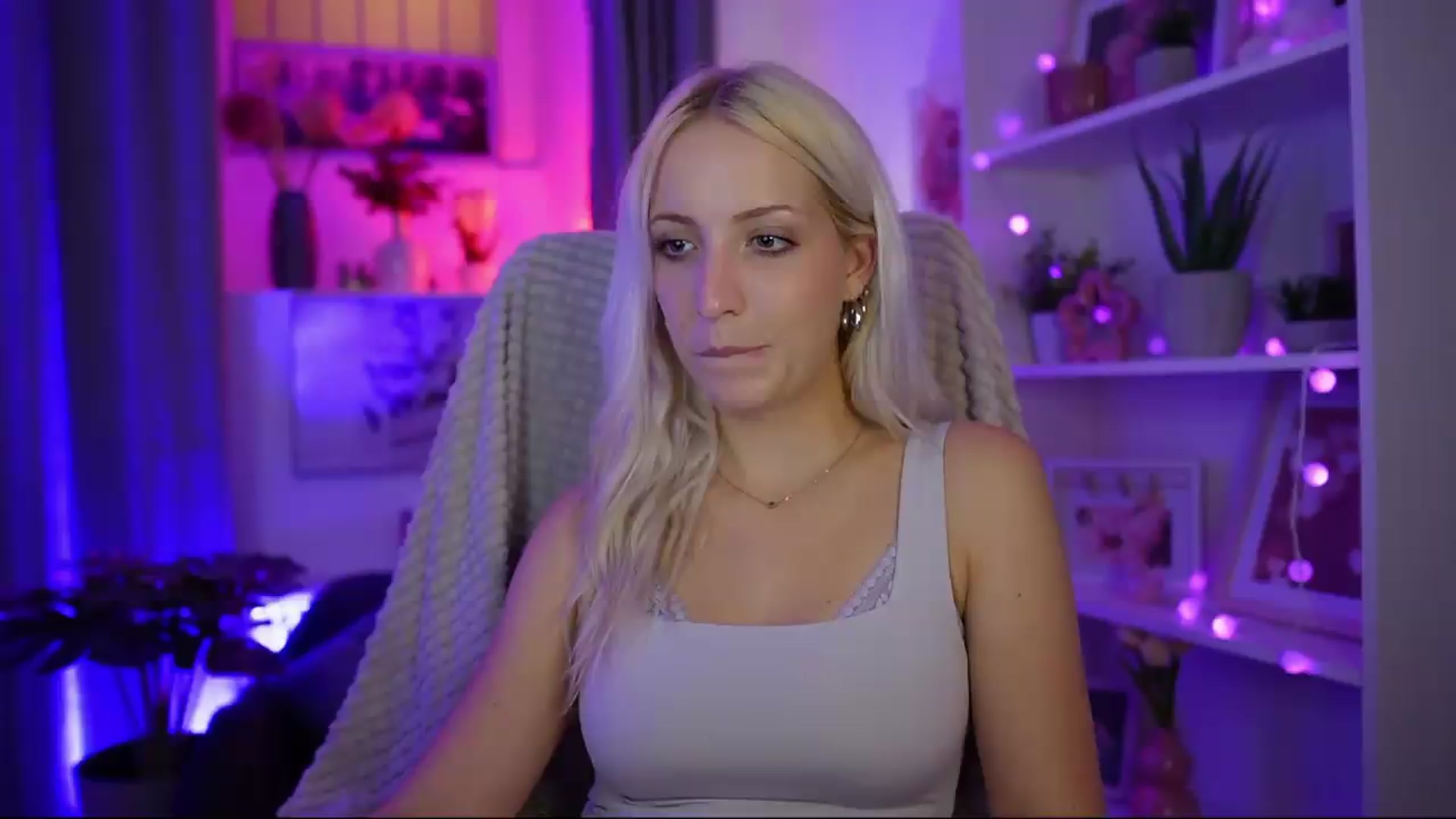 Gallery image thumbnail from Lucy_Cutie's myfreecams stream on, 07/26/2026, 20:22 image 11 of 20