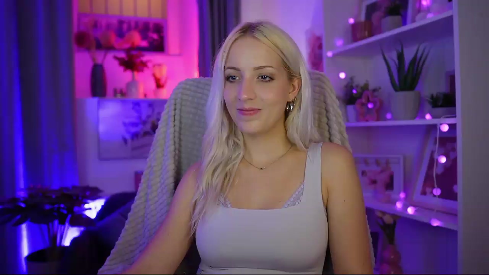 Gallery image thumbnail from Lucy_Cutie's myfreecams stream on, 07/26/2026, 20:22 image 15 of 20