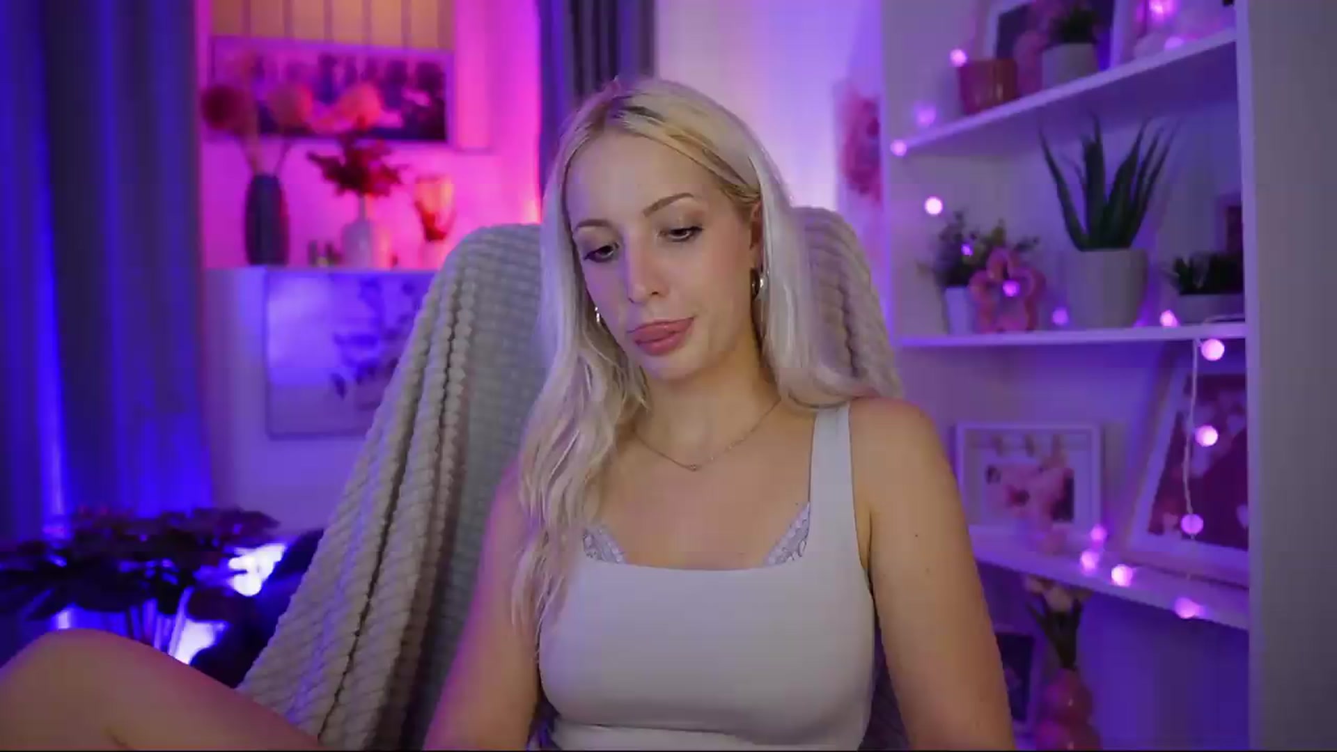 Gallery image thumbnail from Lucy_Cutie's myfreecams stream on, 07/26/2026, 22:01 image 6 of 20