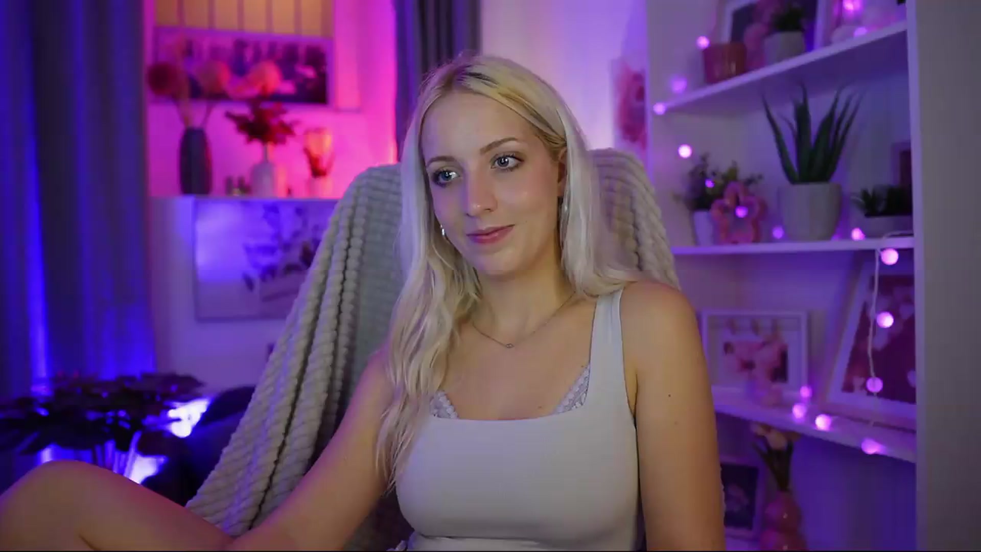 Gallery image thumbnail from Lucy_Cutie's myfreecams stream on, 07/26/2026, 22:01 image 12 of 20