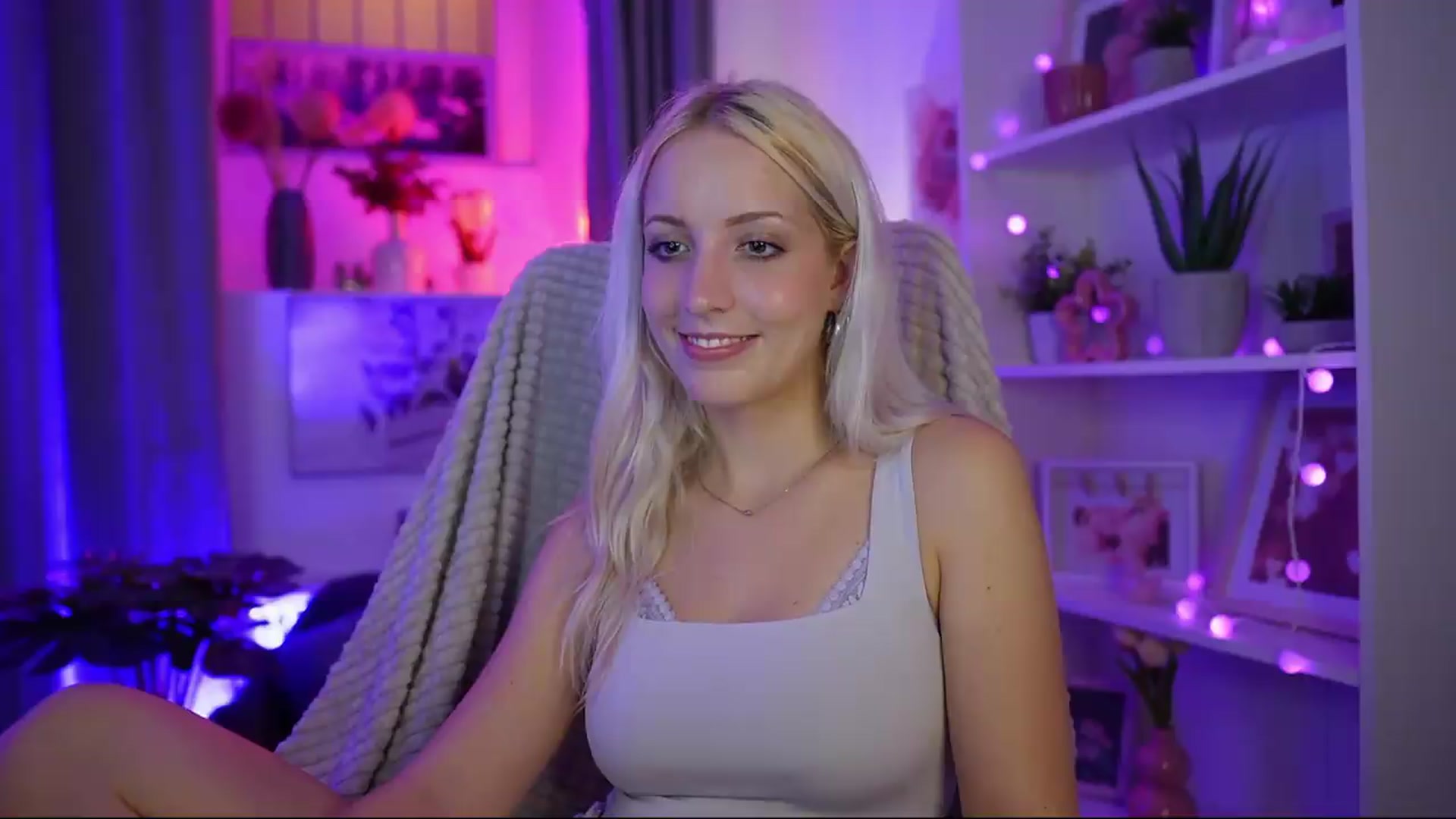 Gallery image thumbnail from Lucy_Cutie's myfreecams stream on, 07/26/2026, 22:01 image 13 of 20