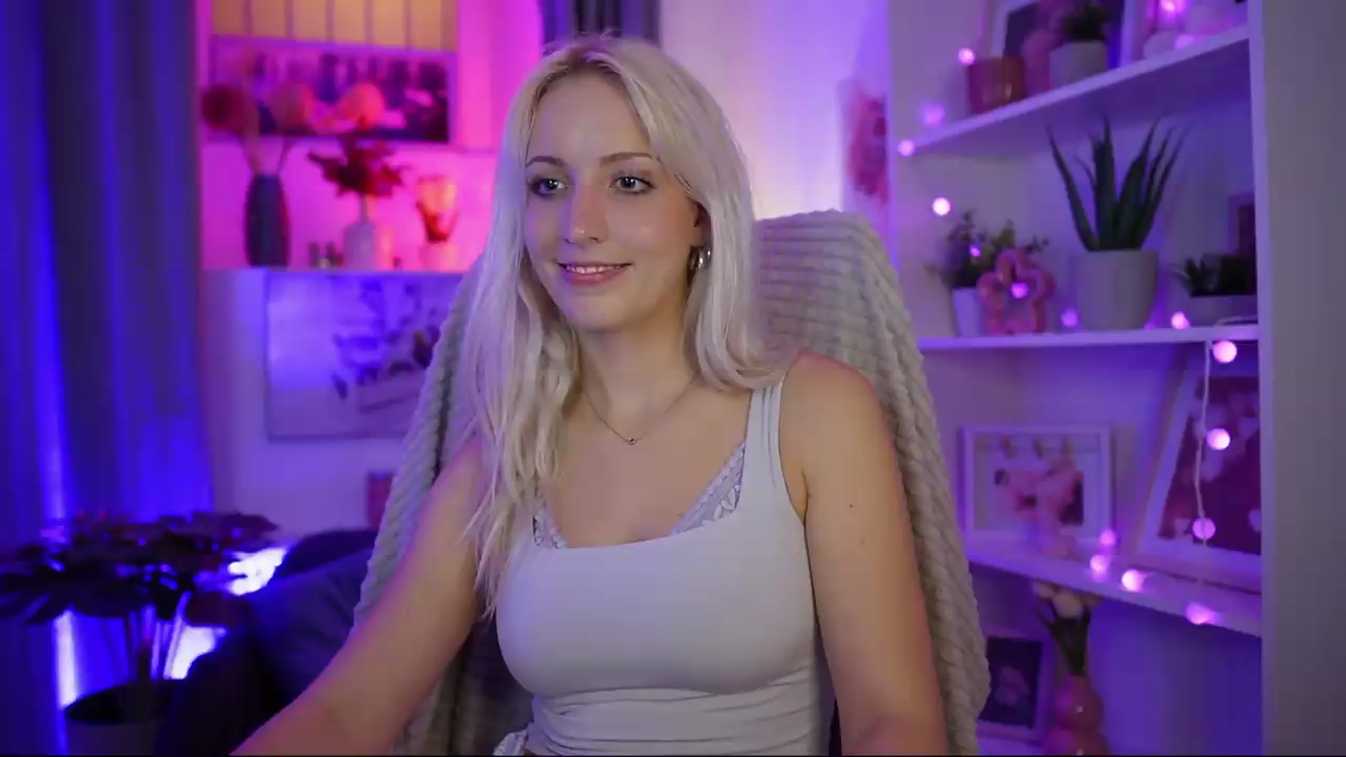 Gallery image thumbnail from Lucy_Cutie's myfreecams stream on, 07/26/2026, 22:36 image 1 of 20