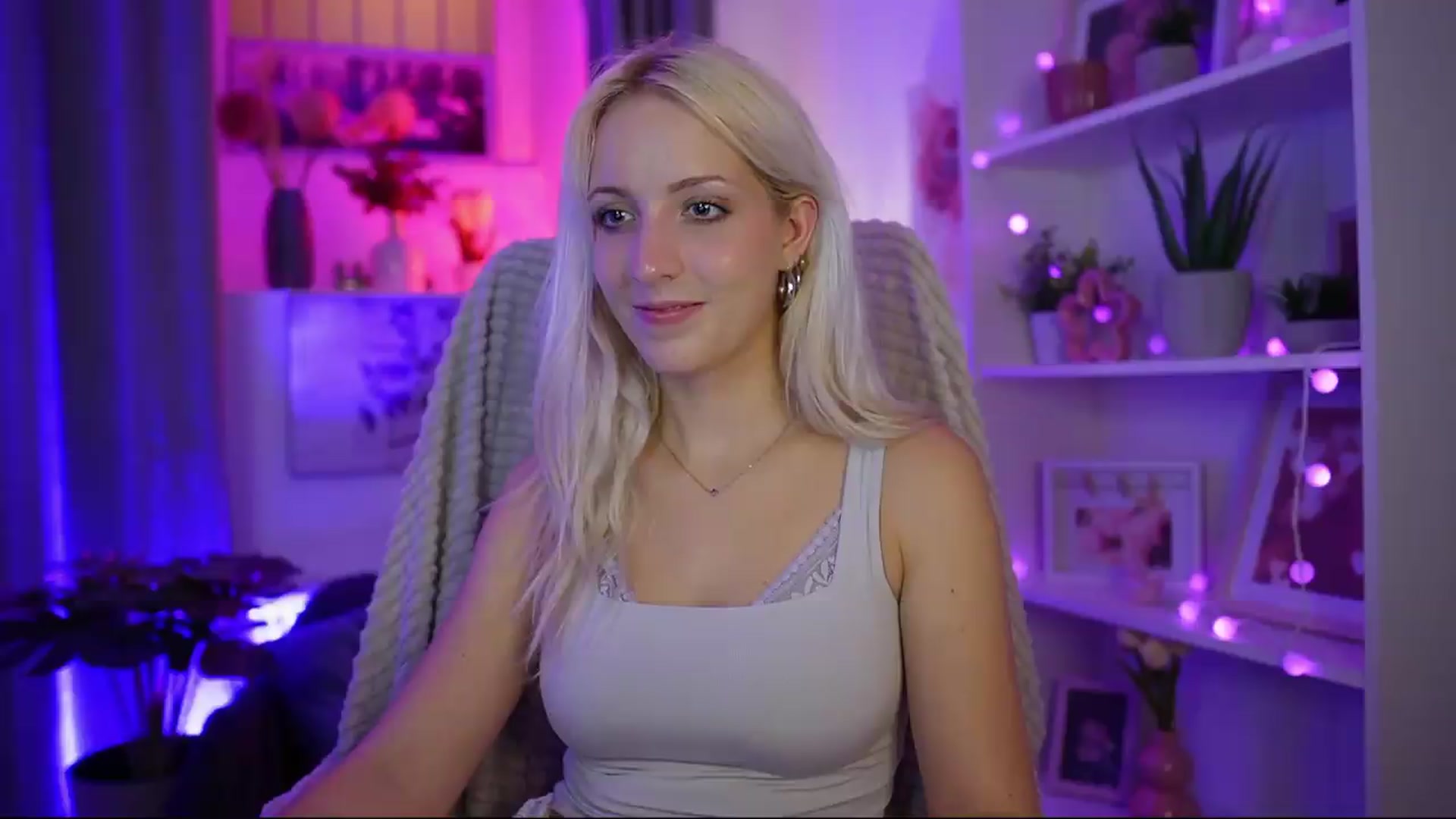 Gallery image thumbnail from Lucy_Cutie's myfreecams stream on, 07/26/2026, 22:36 image 19 of 20