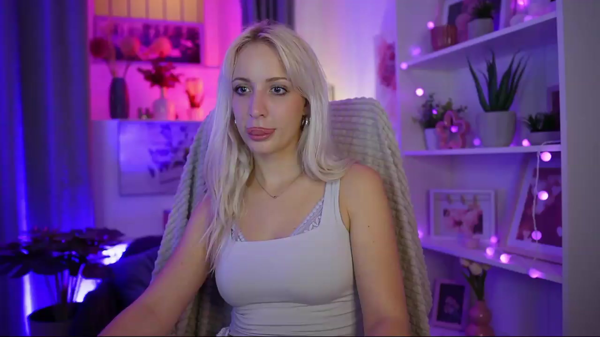 Gallery image thumbnail from Lucy_Cutie's myfreecams stream on, 07/26/2026, 22:36 image 9 of 20