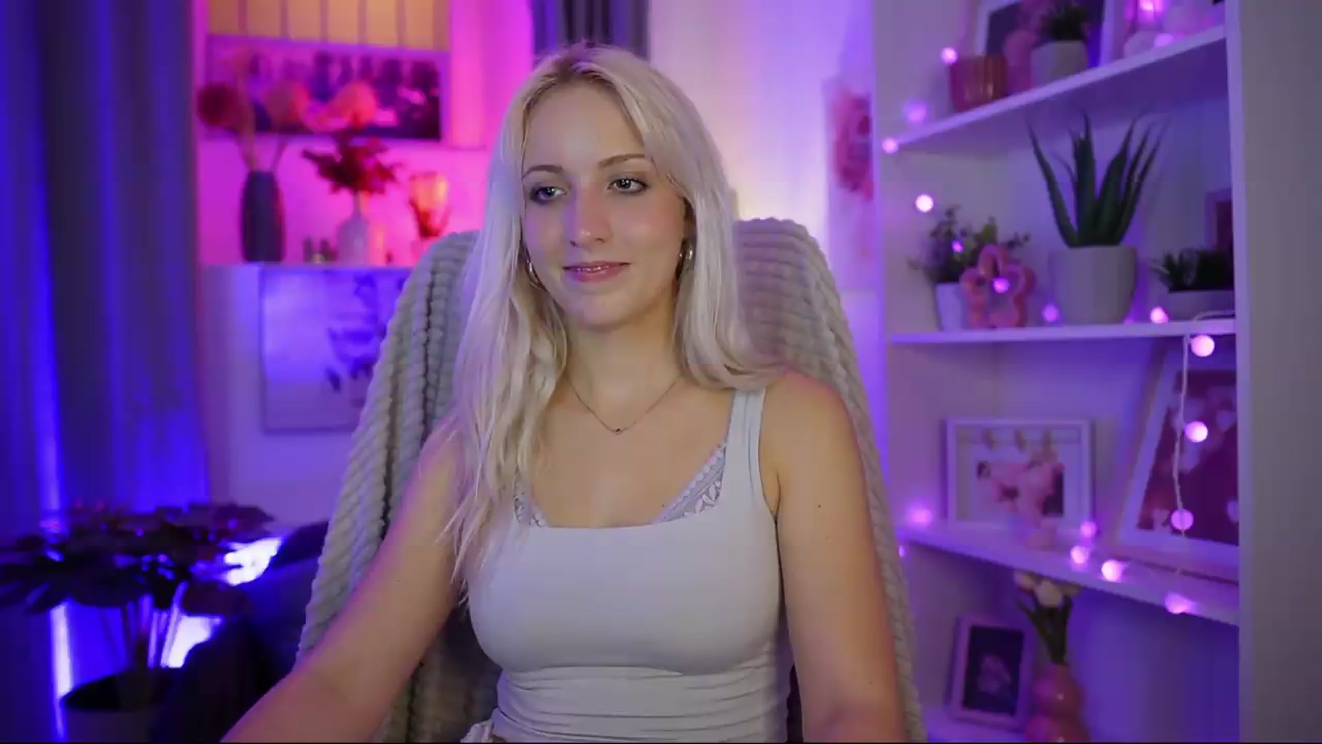 Gallery image thumbnail from Lucy_Cutie's myfreecams stream on, 07/26/2026, 22:36 image 6 of 20