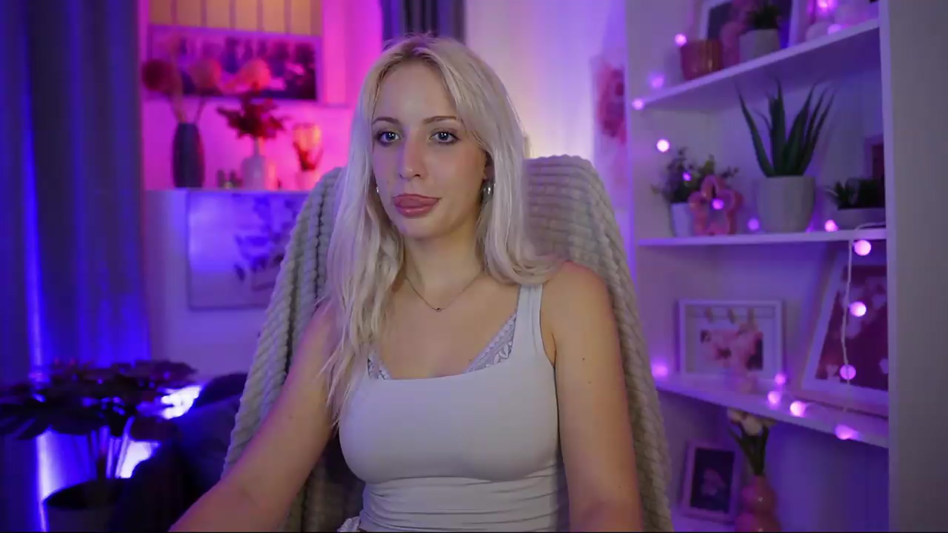 Gallery image thumbnail from Lucy_Cutie's myfreecams stream on, 07/26/2026, 22:36 image 10 of 20