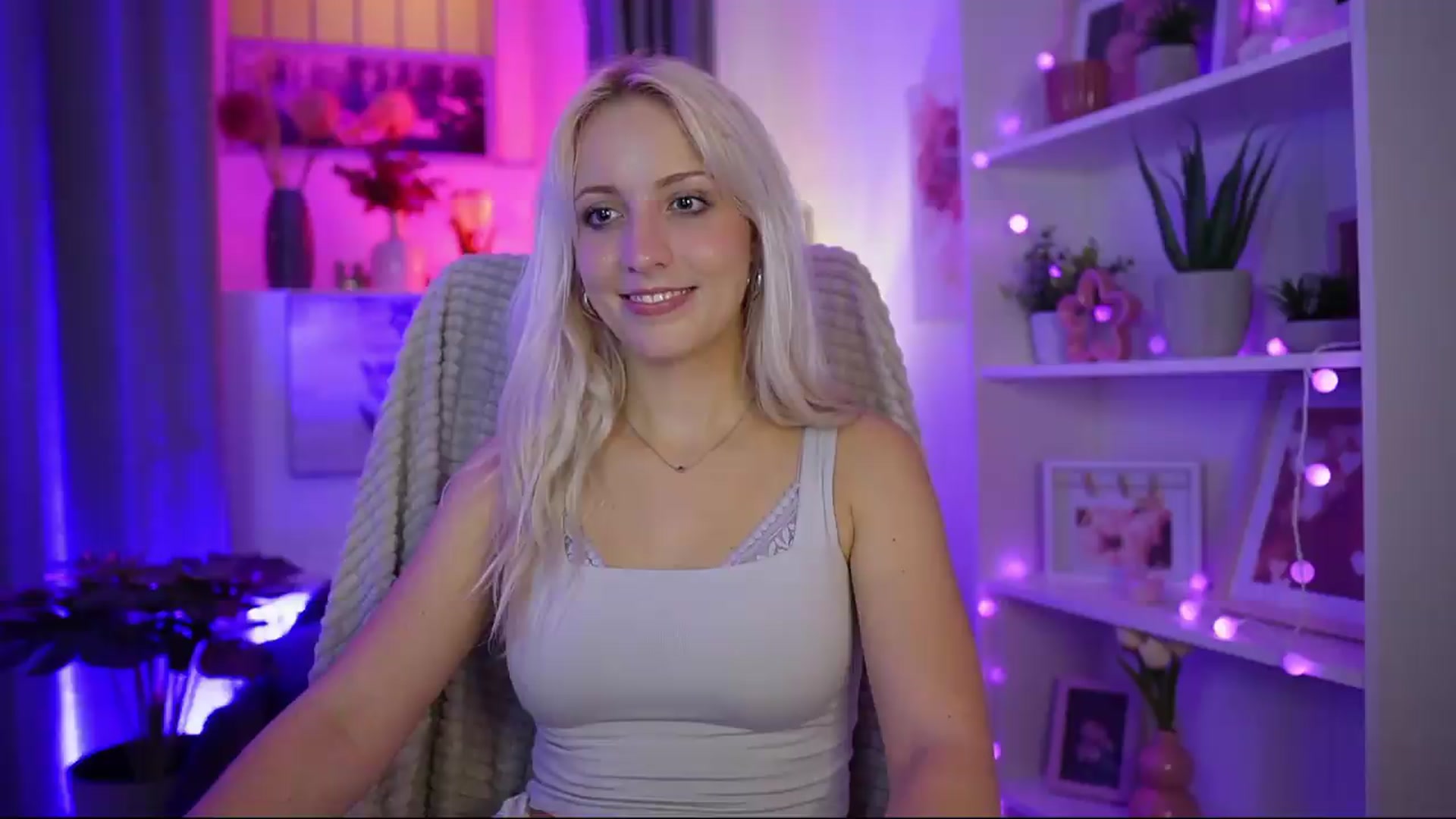 Gallery image thumbnail from Lucy_Cutie's myfreecams stream on, 07/26/2026, 22:36 image 7 of 20