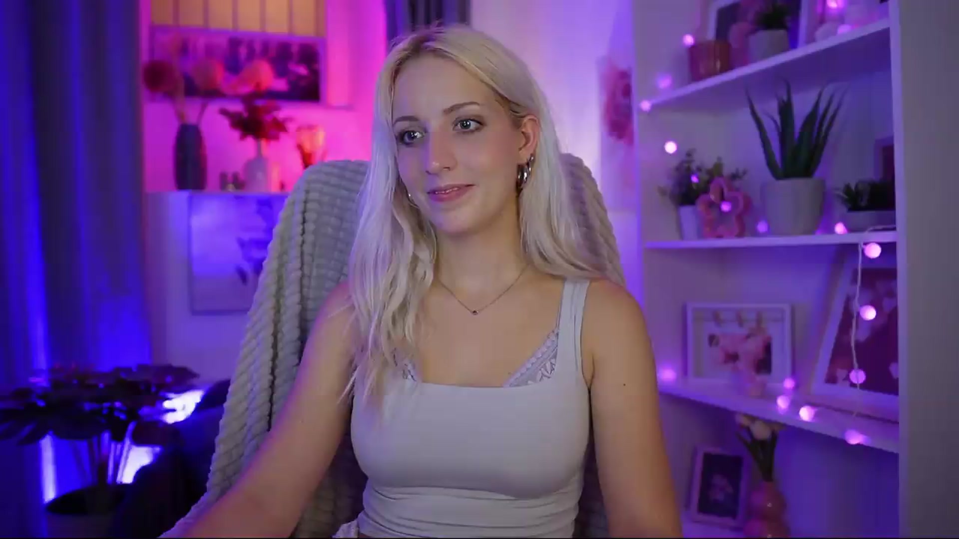 Gallery image thumbnail from Lucy_Cutie's myfreecams stream on, 07/26/2026, 22:36 image 11 of 20