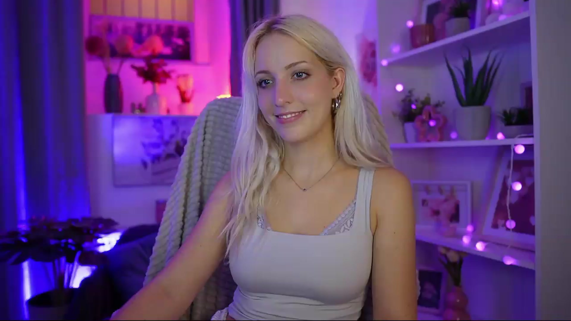 Gallery image thumbnail from Lucy_Cutie's myfreecams stream on, 07/26/2026, 22:36 image 15 of 20