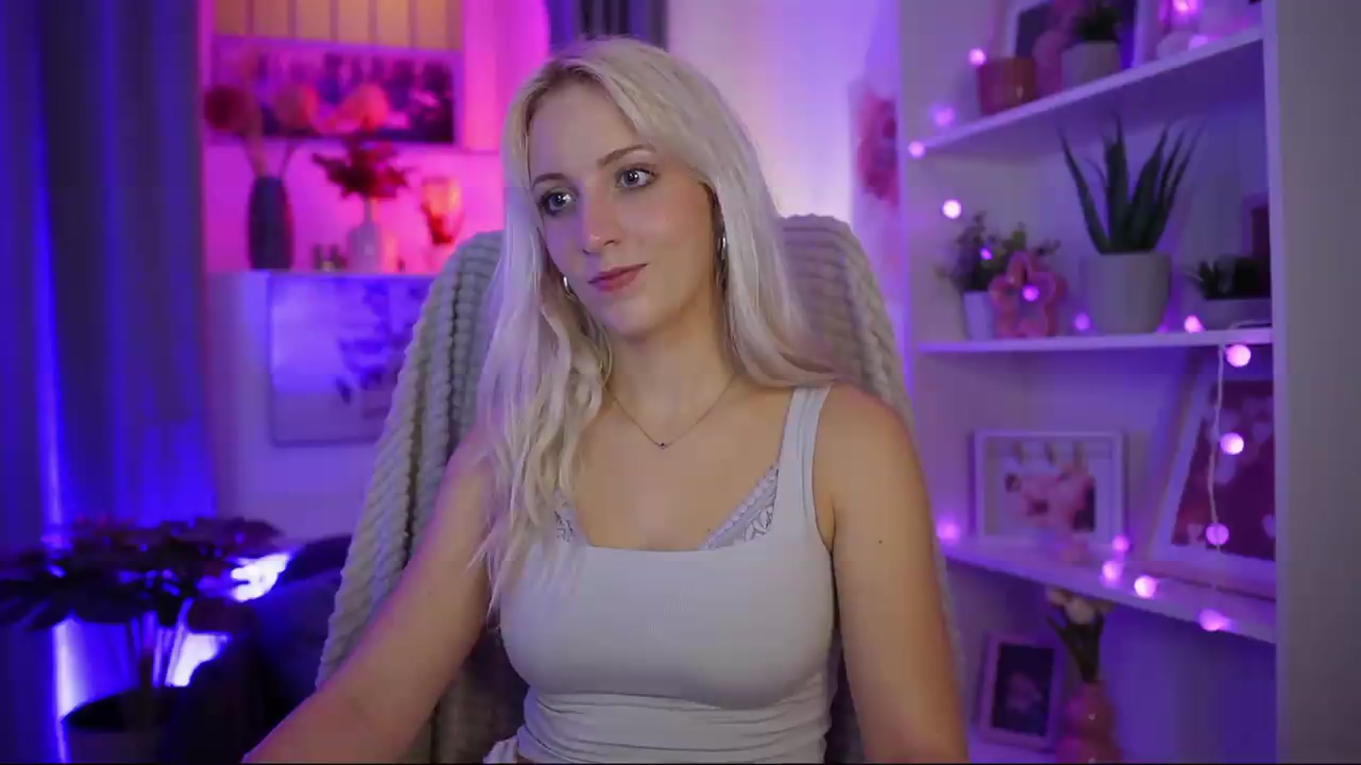 Gallery image thumbnail from Lucy_Cutie's myfreecams stream on, 07/26/2026, 22:36 image 3 of 20