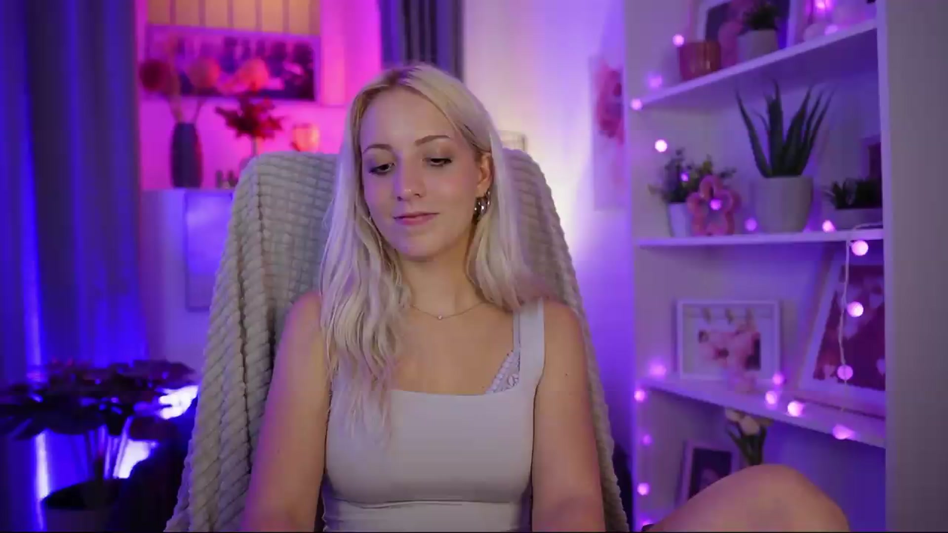 Gallery image thumbnail from Lucy_Cutie's myfreecams stream on, 07/26/2026, 23:48 image 9 of 20