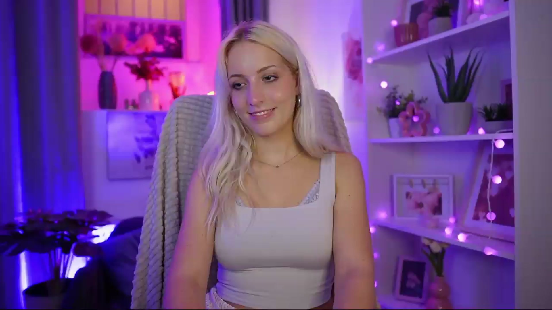 Gallery image thumbnail from Lucy_Cutie's myfreecams stream on, 07/26/2026, 23:48 image 14 of 20