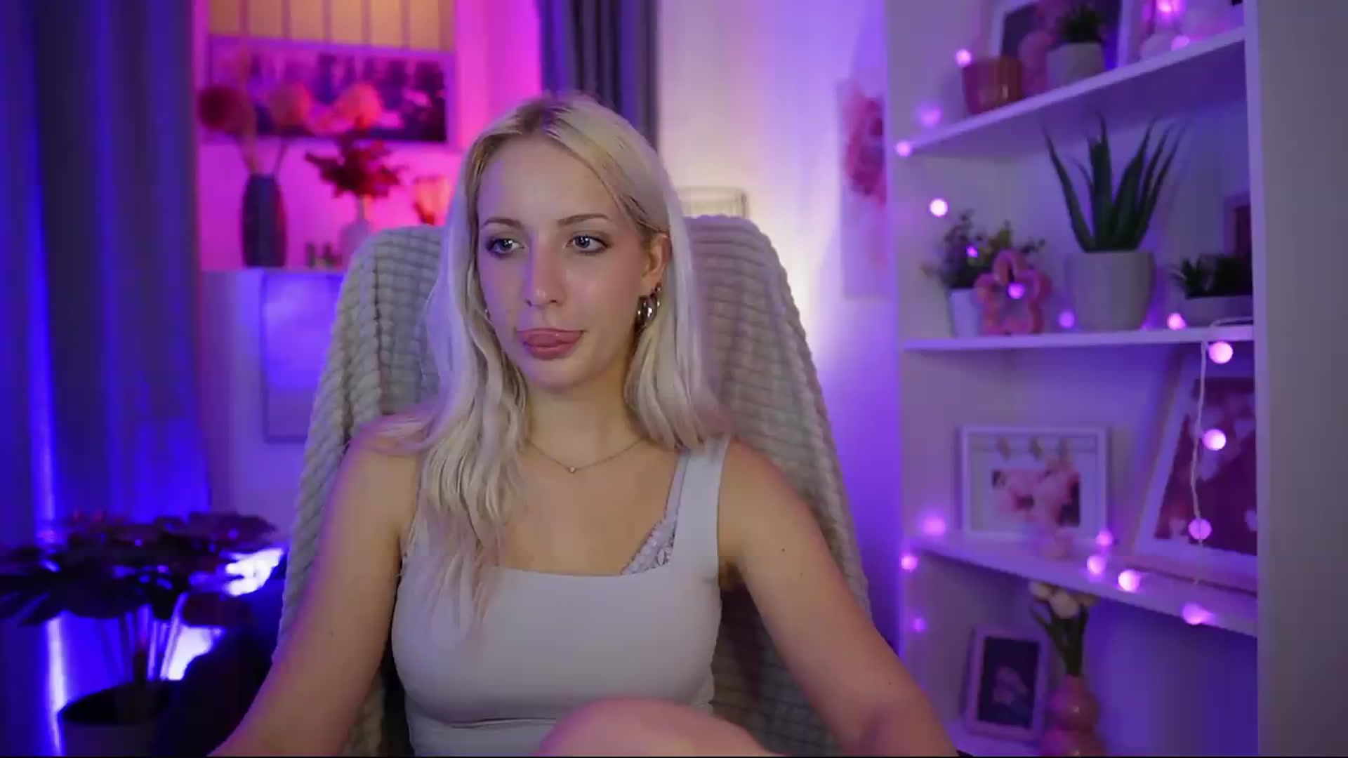 Gallery image thumbnail from Lucy_Cutie's myfreecams stream on, 07/26/2026, 23:48 image 6 of 20