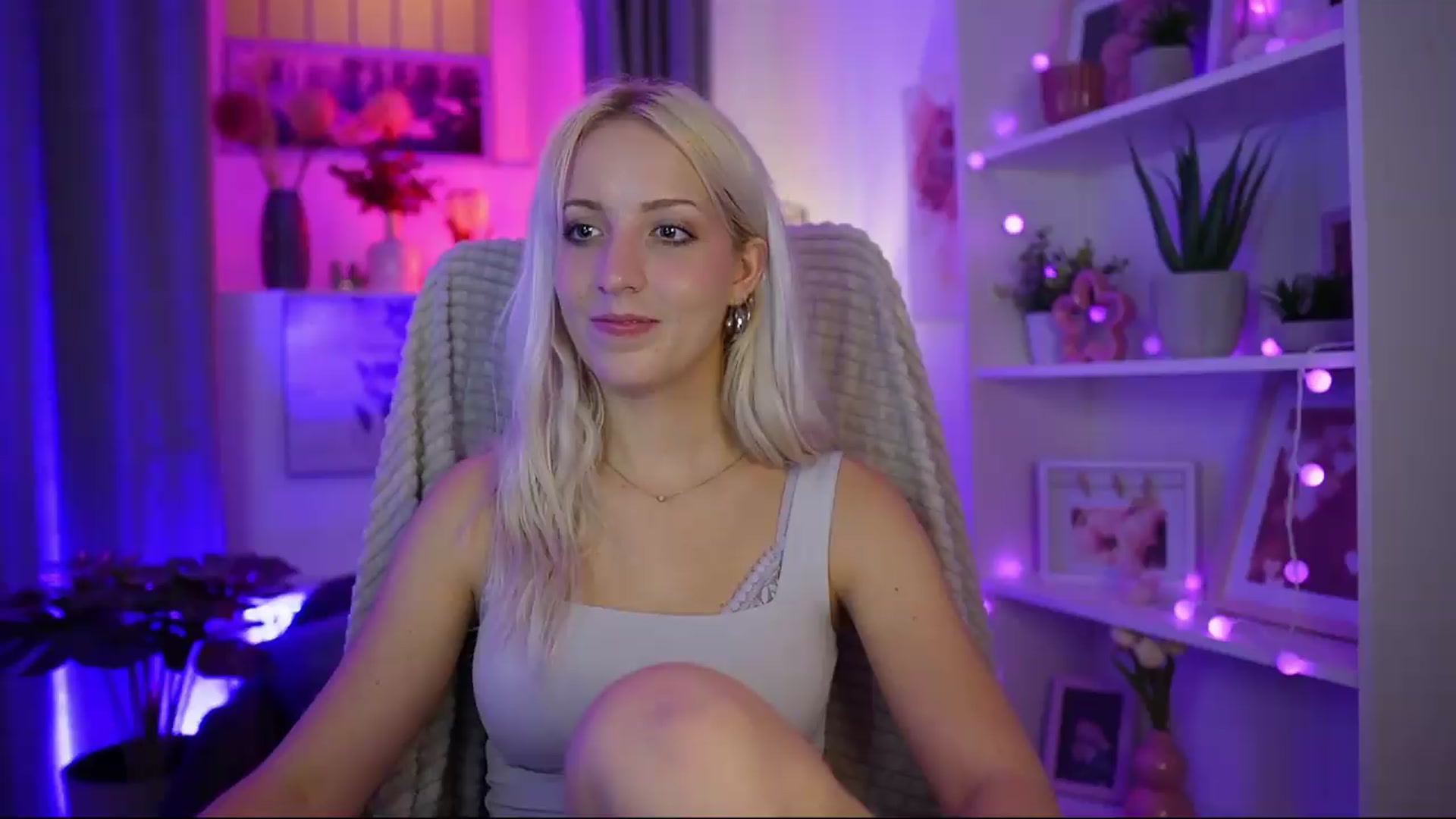 Gallery image thumbnail from Lucy_Cutie's myfreecams stream on, 07/26/2026, 23:48 image 2 of 20