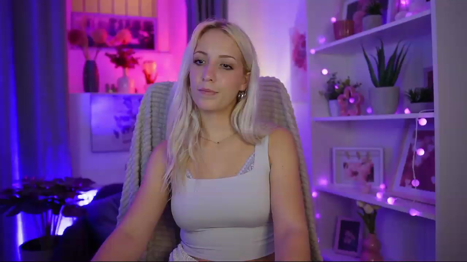 Gallery image thumbnail from Lucy_Cutie's myfreecams stream on, 07/26/2026, 23:48 image 16 of 20