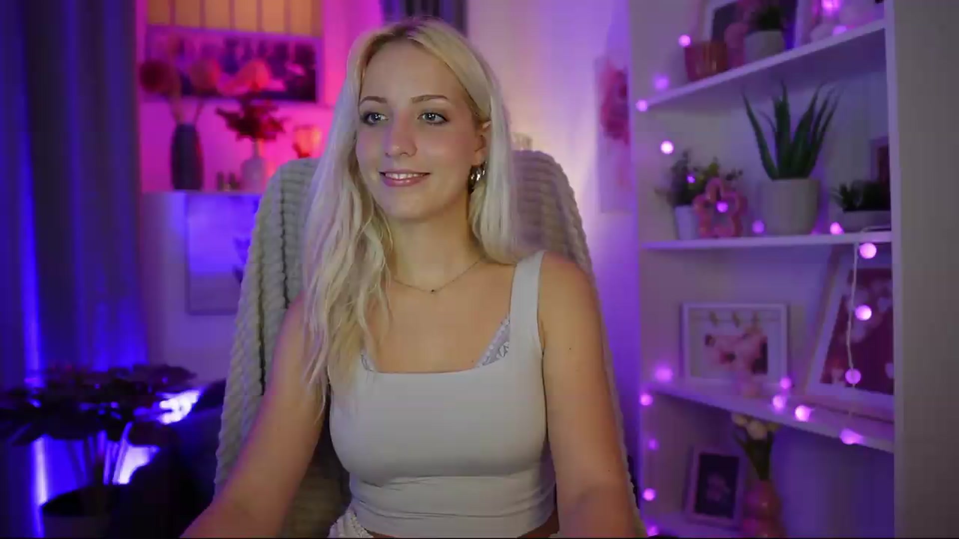 Gallery image thumbnail from Lucy_Cutie's myfreecams stream on, 07/26/2026, 23:48 image 11 of 20