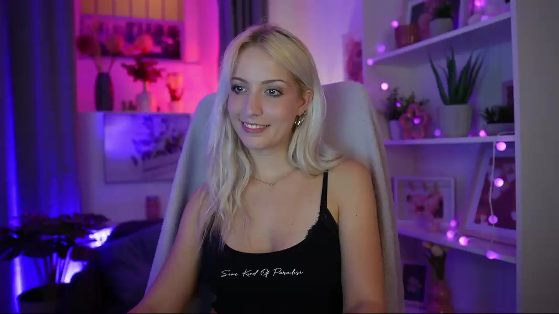 Gallery image thumbnail from Lucy_Cutie's myfreecams stream on, 07/28/2026, 22:44 image 13 of 20