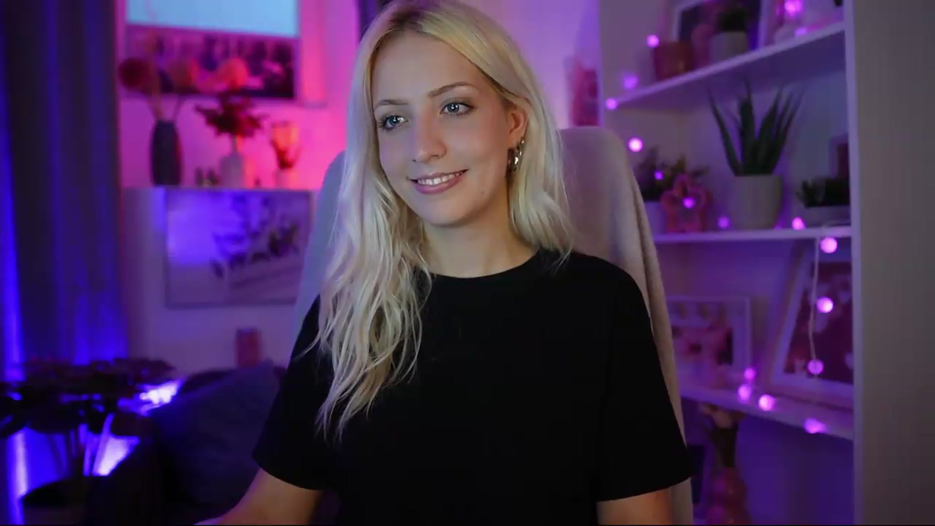 Gallery image thumbnail from Lucy_Cutie's myfreecams stream on, 07/30/2026, 18:37 image 10 of 20