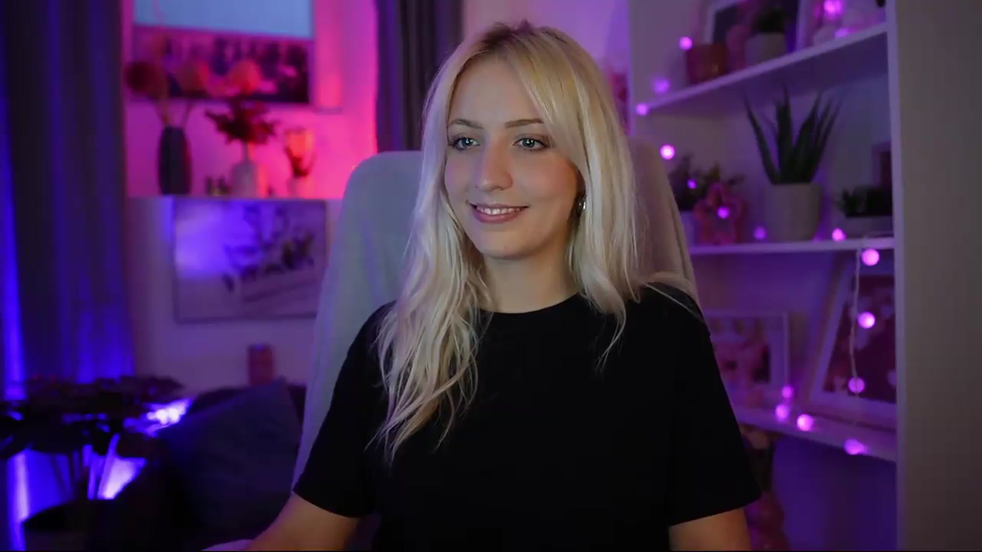 Gallery image thumbnail from Lucy_Cutie's myfreecams stream on, 07/30/2026, 18:37 image 14 of 20