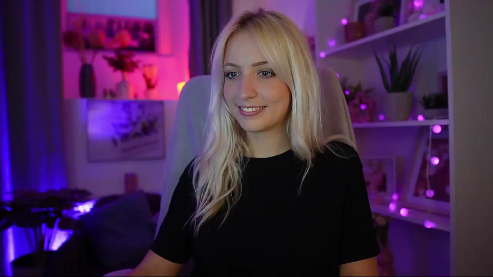 Gallery image thumbnail from Lucy_Cutie's myfreecams stream on, 07/30/2026, 18:37 image 15 of 20