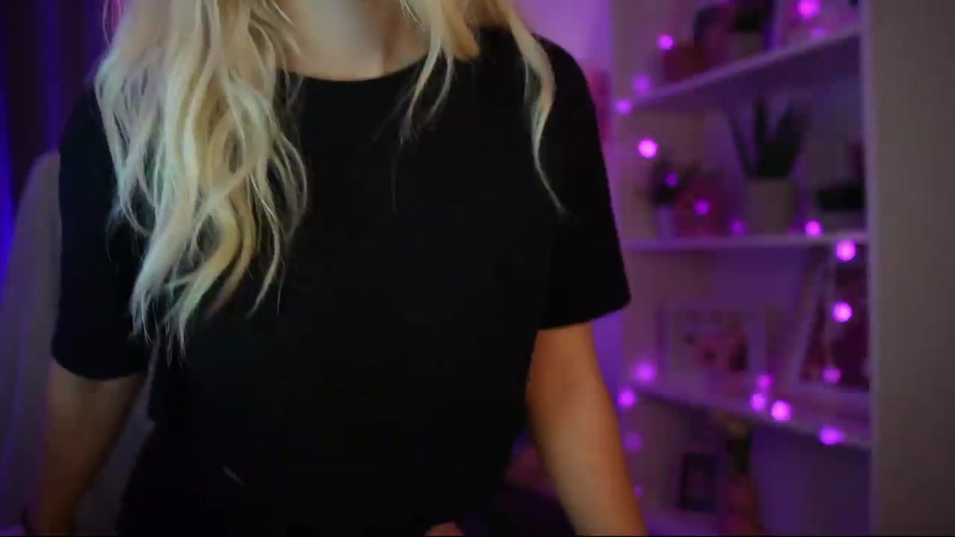 Gallery image thumbnail from Lucy_Cutie's myfreecams stream on, 07/30/2026, 18:37 image 16 of 20
