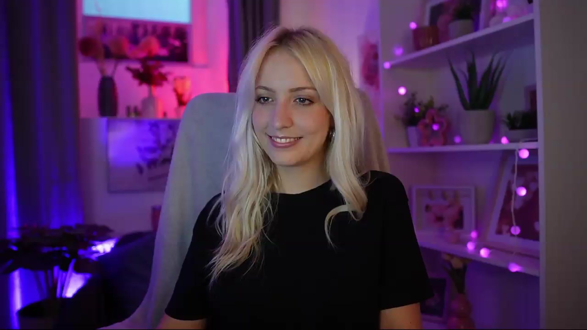 Gallery image thumbnail from Lucy_Cutie's myfreecams stream on, 07/30/2026, 18:37 image 6 of 20