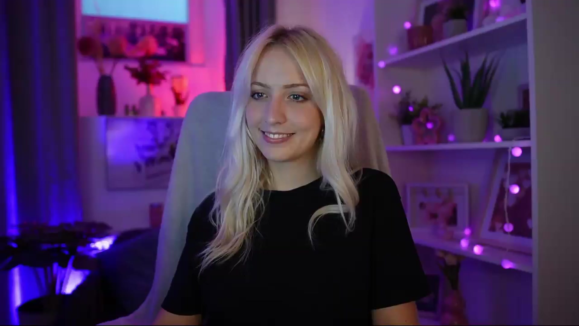 Gallery image thumbnail from Lucy_Cutie's myfreecams stream on, 07/30/2026, 18:37 image 7 of 20