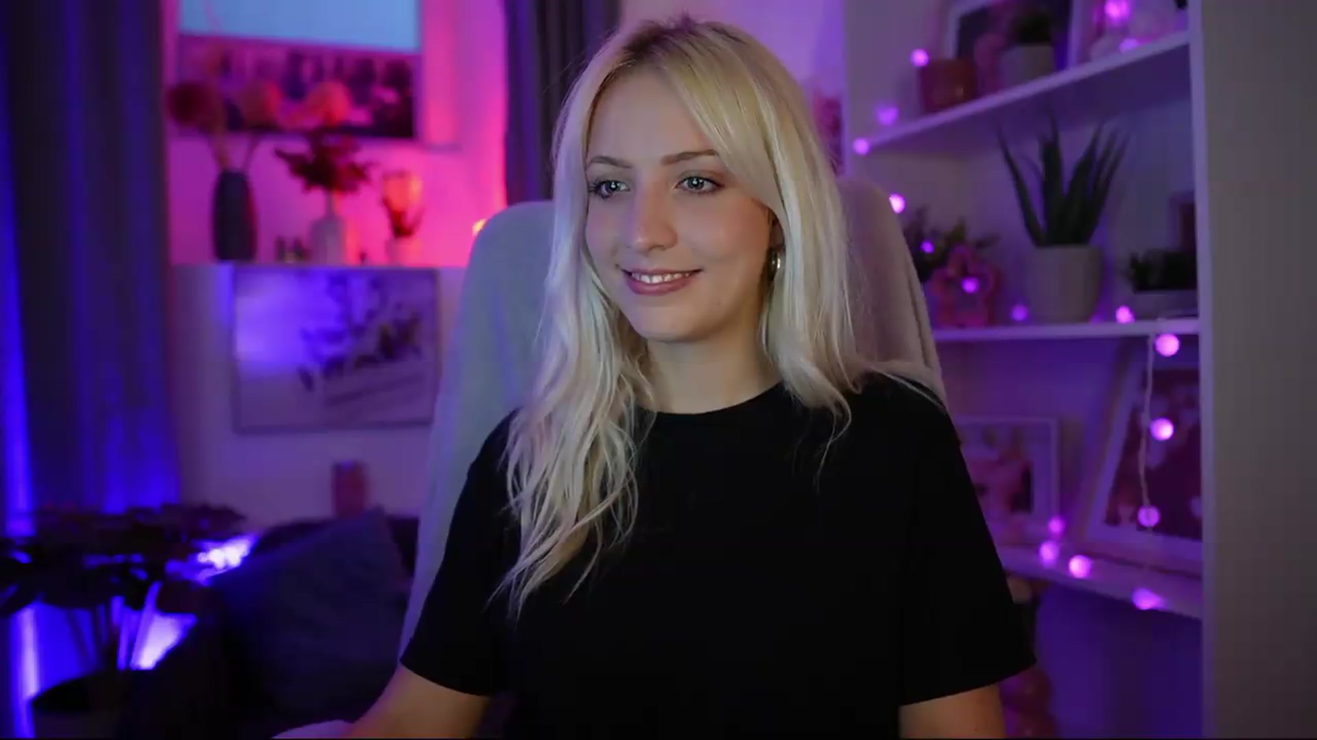 Gallery image thumbnail from Lucy_Cutie's myfreecams stream on, 07/30/2026, 18:37 image 13 of 20
