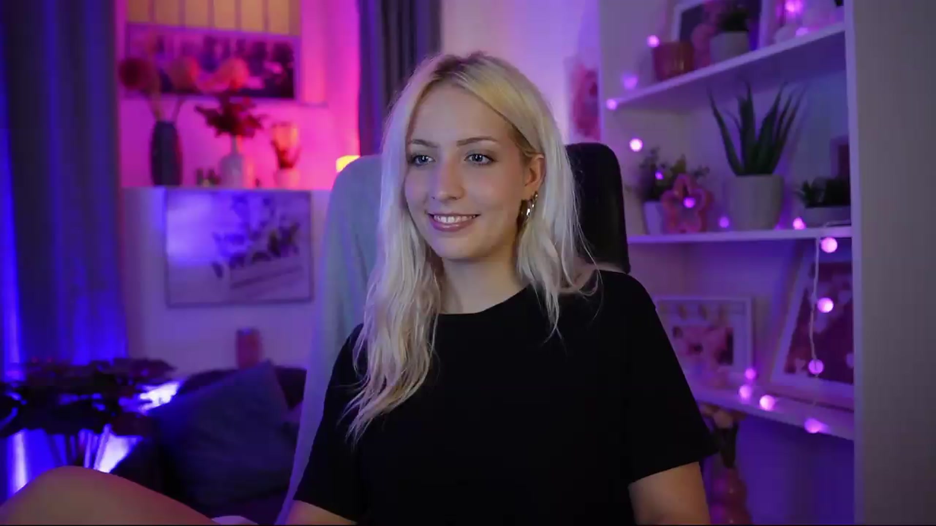 Gallery image thumbnail from Lucy_Cutie's myfreecams stream on, 07/30/2026, 19:37 image 4 of 20