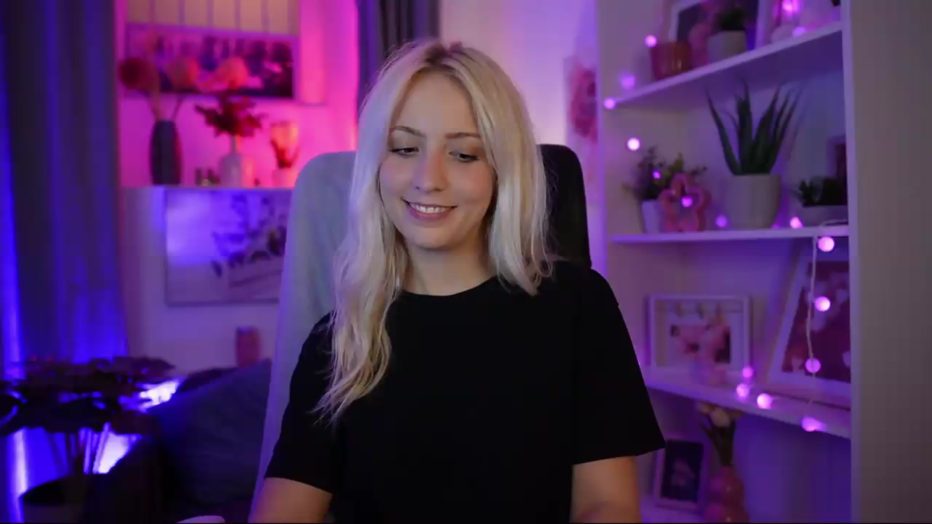 Gallery image thumbnail from Lucy_Cutie's myfreecams stream on, 07/30/2026, 19:37 image 1 of 20