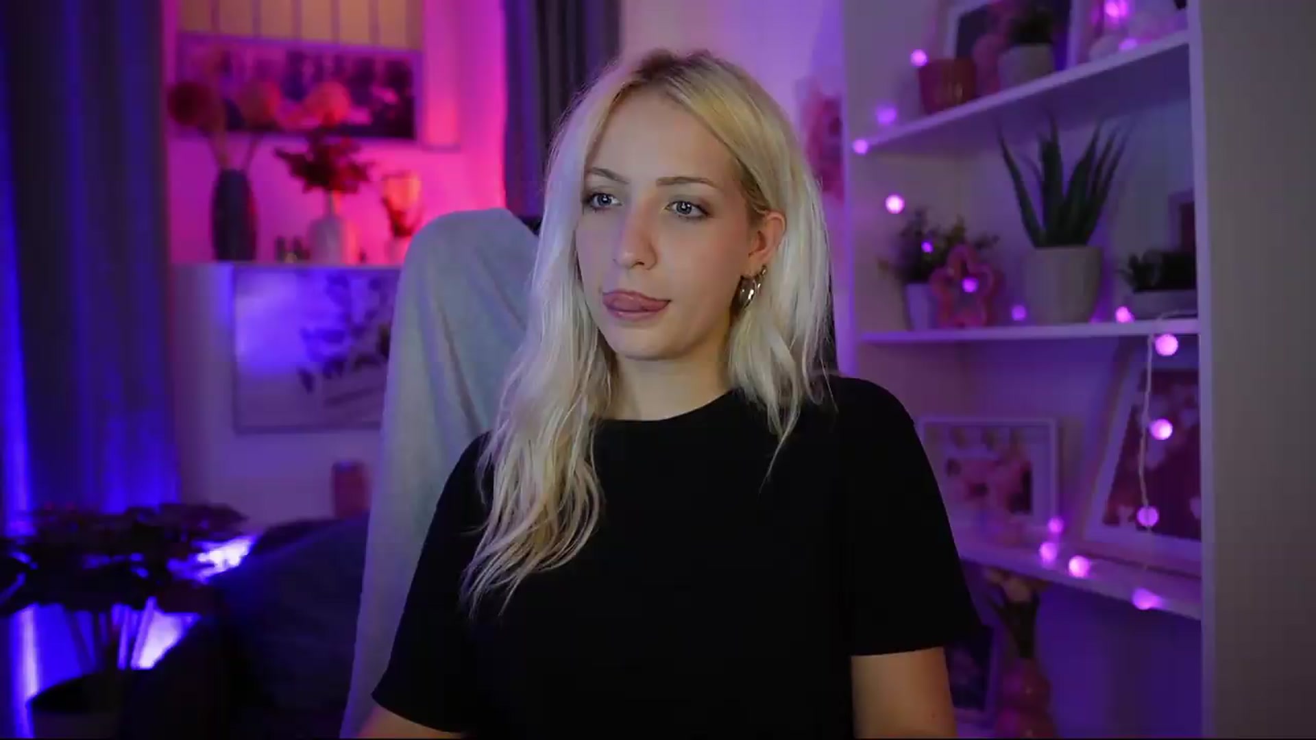 Gallery image thumbnail from Lucy_Cutie's myfreecams stream on, 07/30/2026, 19:37 image 2 of 20