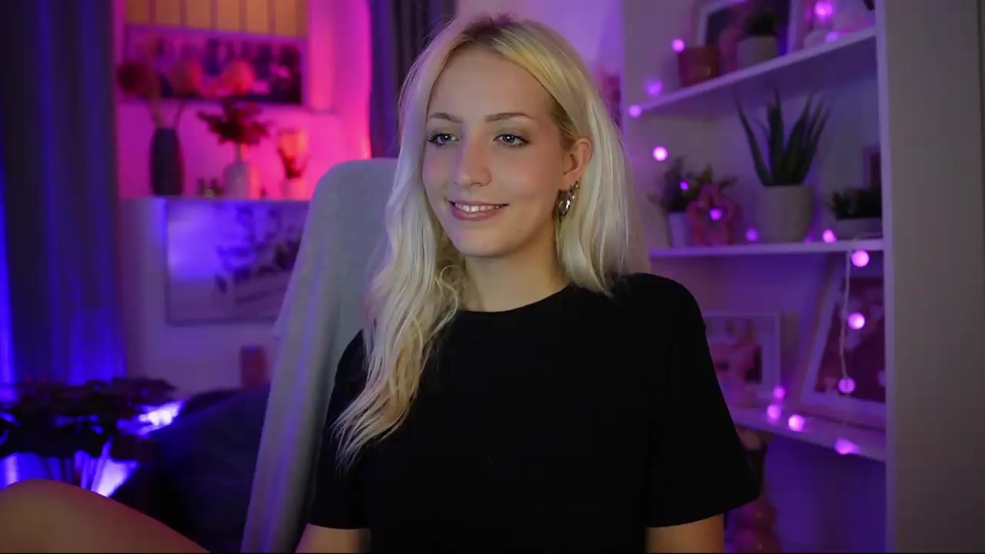 Gallery image thumbnail from Lucy_Cutie's myfreecams stream on, 07/30/2026, 19:37 image 14 of 20